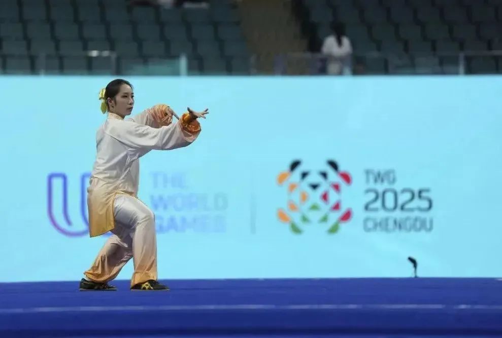 卢卓灵发挥, 育代表团, cn 卢卓灵发挥, 育代表团, cn