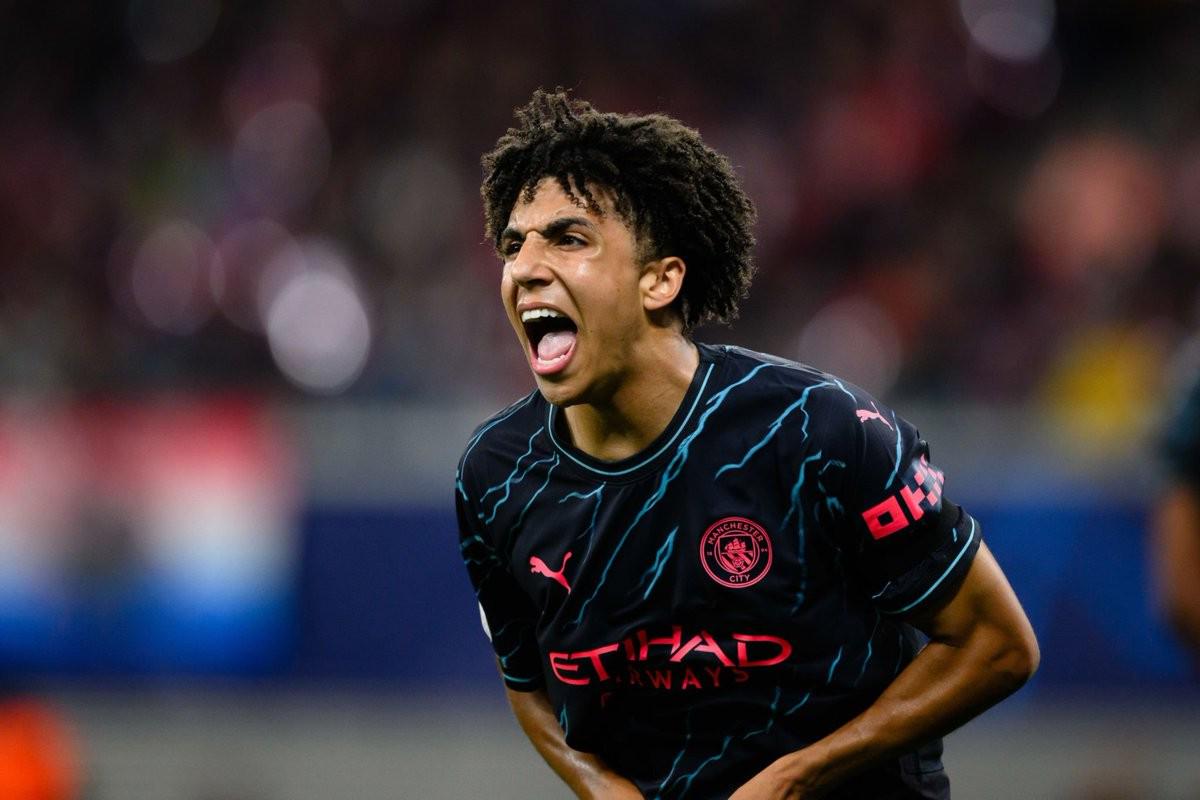 在加盟很可, 报道称, 刘易斯的潜 在加盟很可, 报道称, 刘易斯的潜