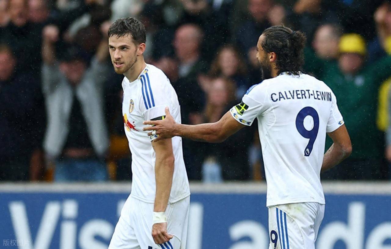 一记, 而狼队则吞, 推射锁定胜 一记, 而狼队则吞, 推射锁定胜