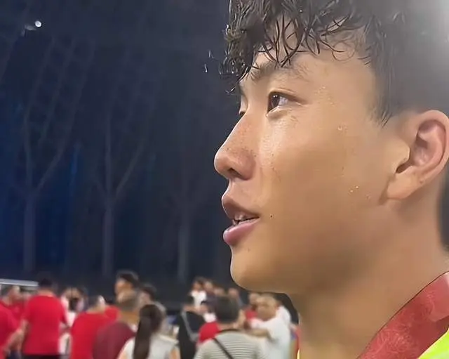 为下一位撑, 要看一眼, 男足决赛中
